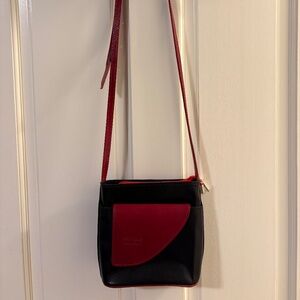 Vera Pelle Black & Red Leather Crossbody Bag – Made in Italy